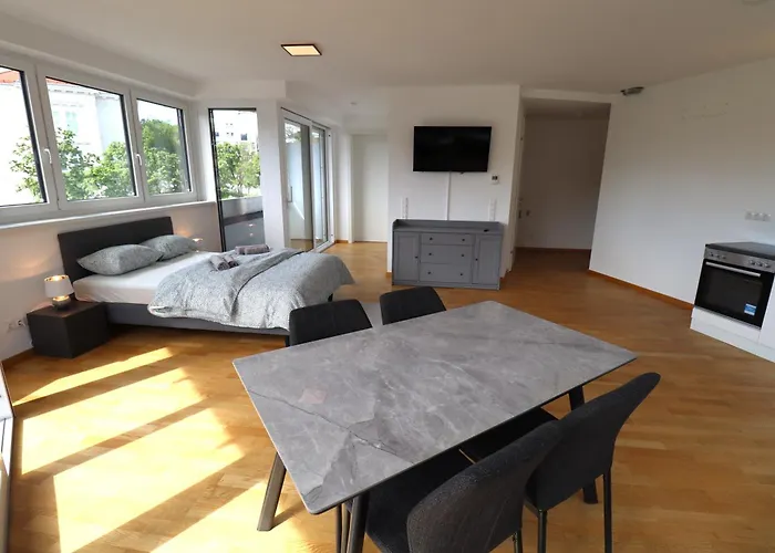 Wohnflair Mit Balkon T25 Bécs