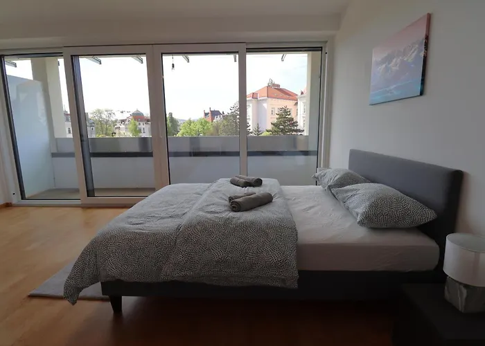 Wohnflair Mit Balkon T25 Bécs